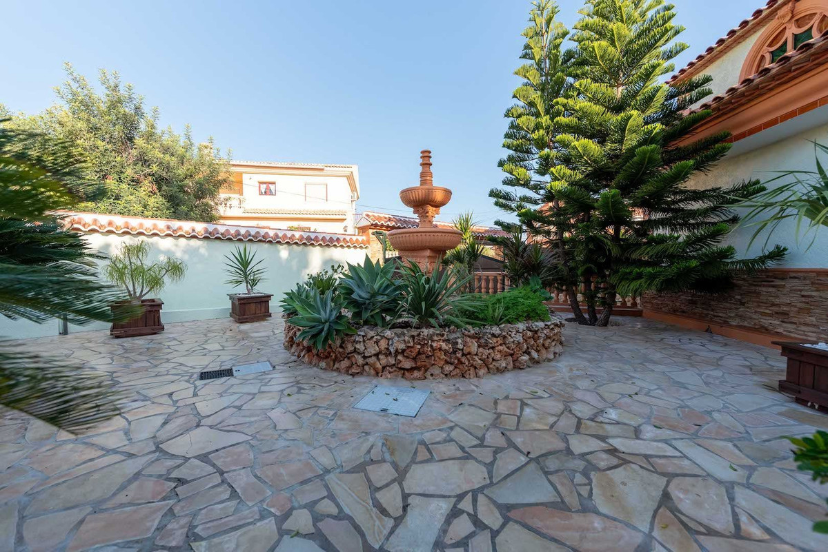 4 Bed Townhouse for sale in Calpe Costa Blanca, Alicante, Spain