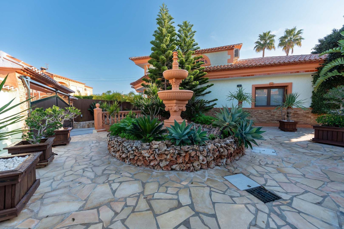 4 Bed Townhouse for sale in Calpe Costa Blanca, Alicante, Spain