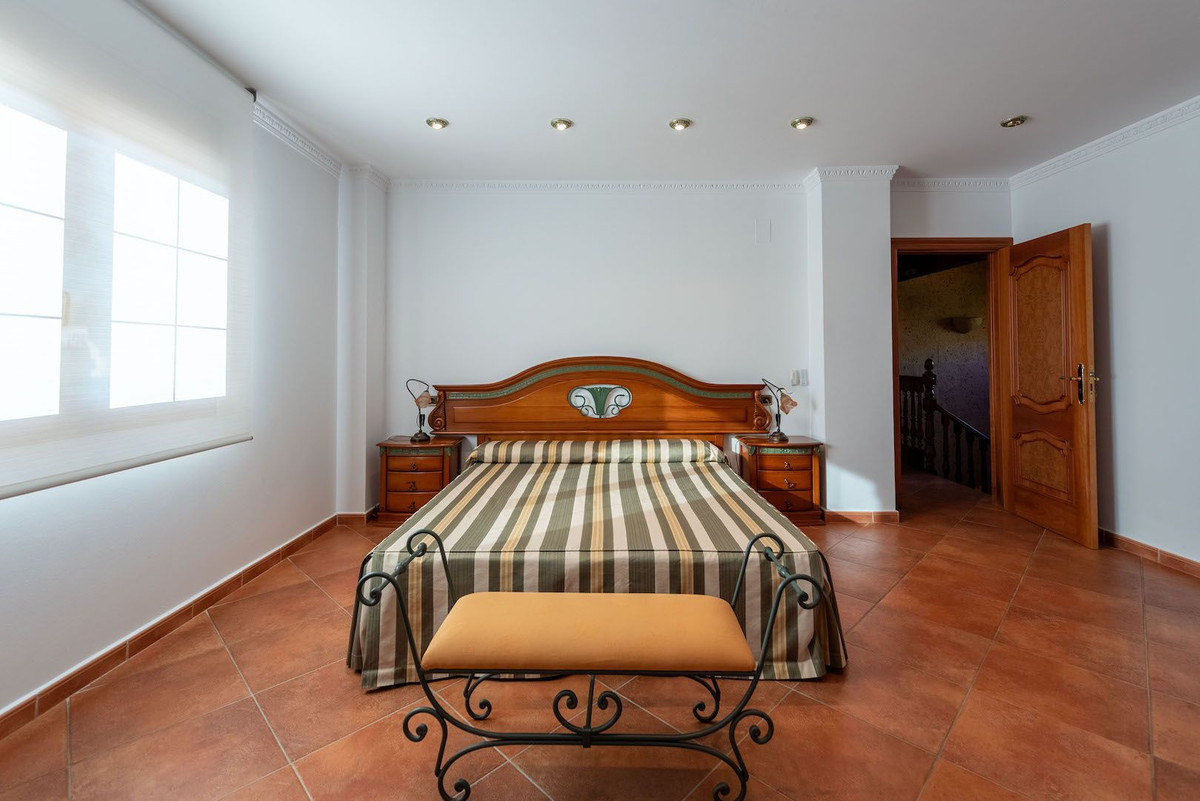4 Bed Townhouse for sale in Calpe Costa Blanca, Alicante, Spain