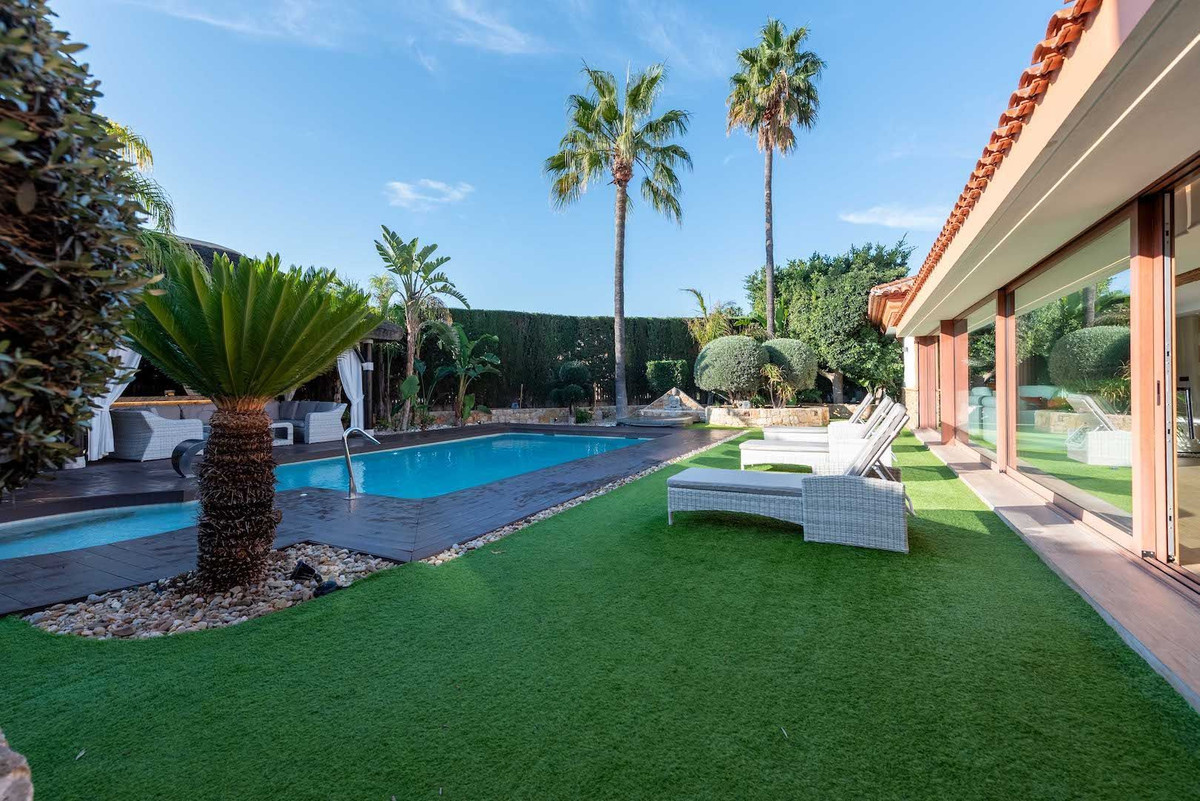 4 Bed Townhouse for sale in Calpe Costa Blanca, Alicante, Spain