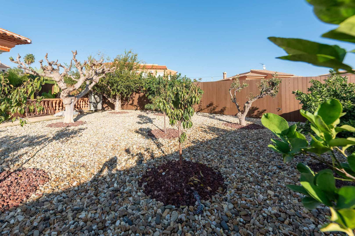4 Bed Townhouse for sale in Calpe Costa Blanca, Alicante, Spain