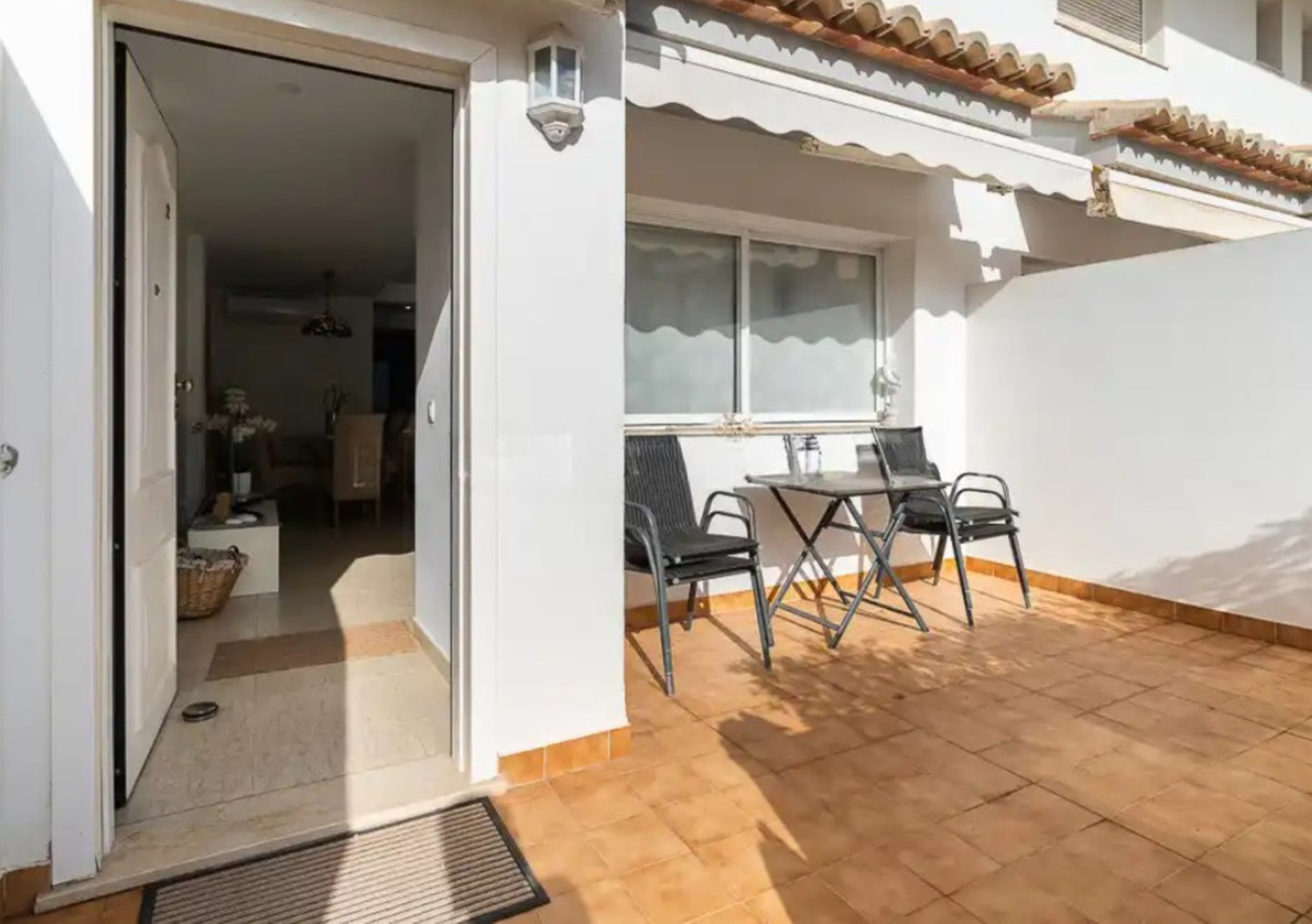 4 Bed Apartment for sale in El Arenal Costa Blanca, Alicante, Spain