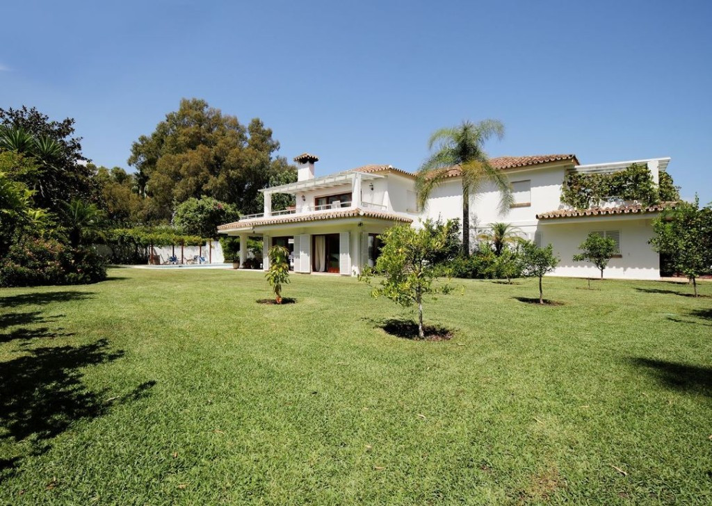 5 Bed Townhouse for sale in Costalita Costa Del Sol, Málaga, Spain