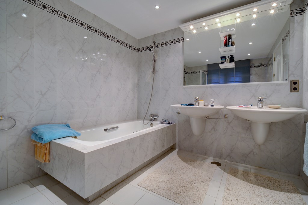 5 Bed Townhouse for sale in Costalita Costa Del Sol, Málaga, Spain