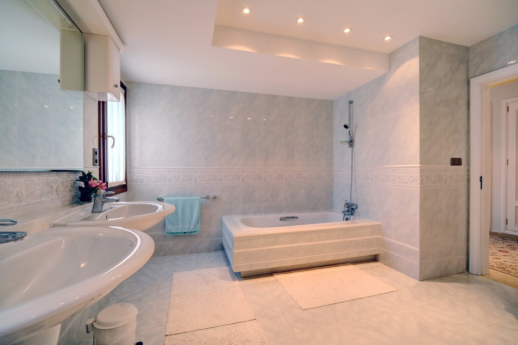5 Bed Townhouse for sale in Costalita Costa Del Sol, Málaga, Spain