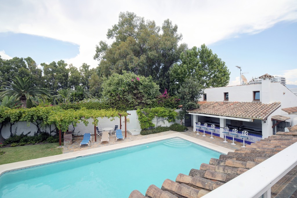 5 Bed Townhouse for sale in Costalita Costa Del Sol, Málaga, Spain