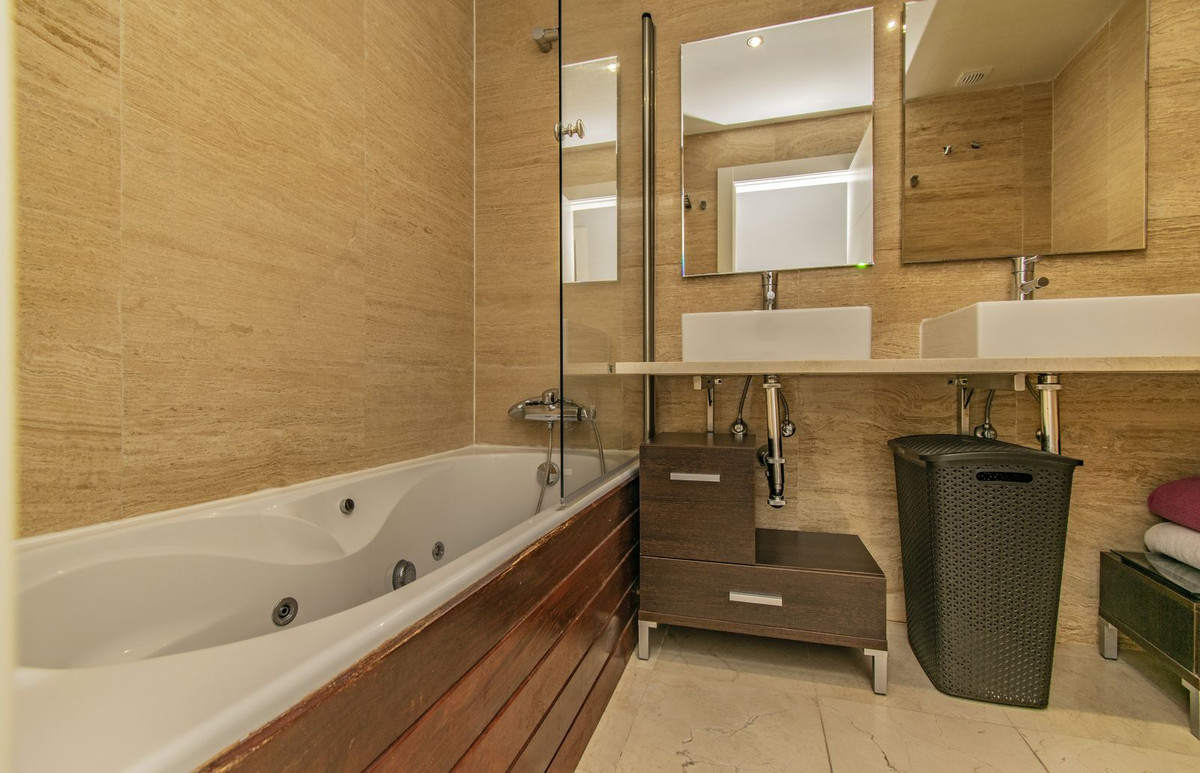 Se vende Apartamento Planta Baja de 2 dormitorios en Costa Del Sol, Málaga, España
