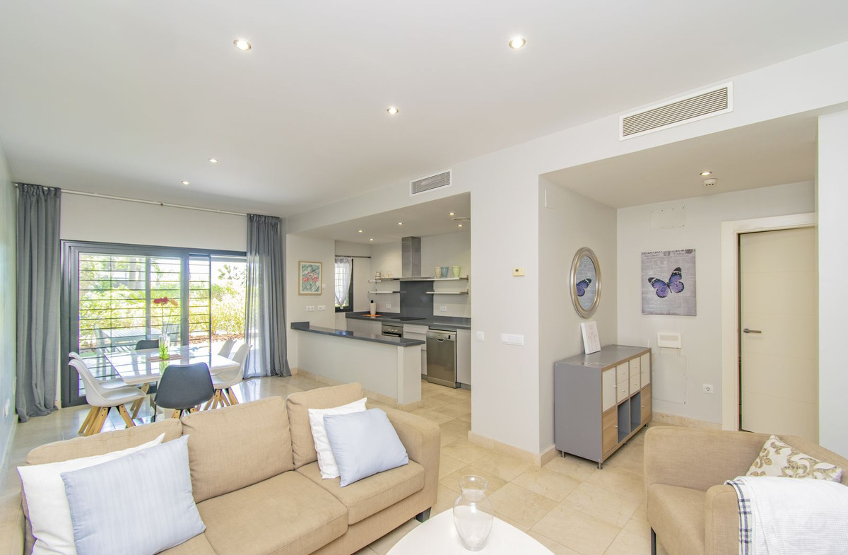 Se vende Apartamento Planta Baja de 2 dormitorios en Costa Del Sol, Málaga, España