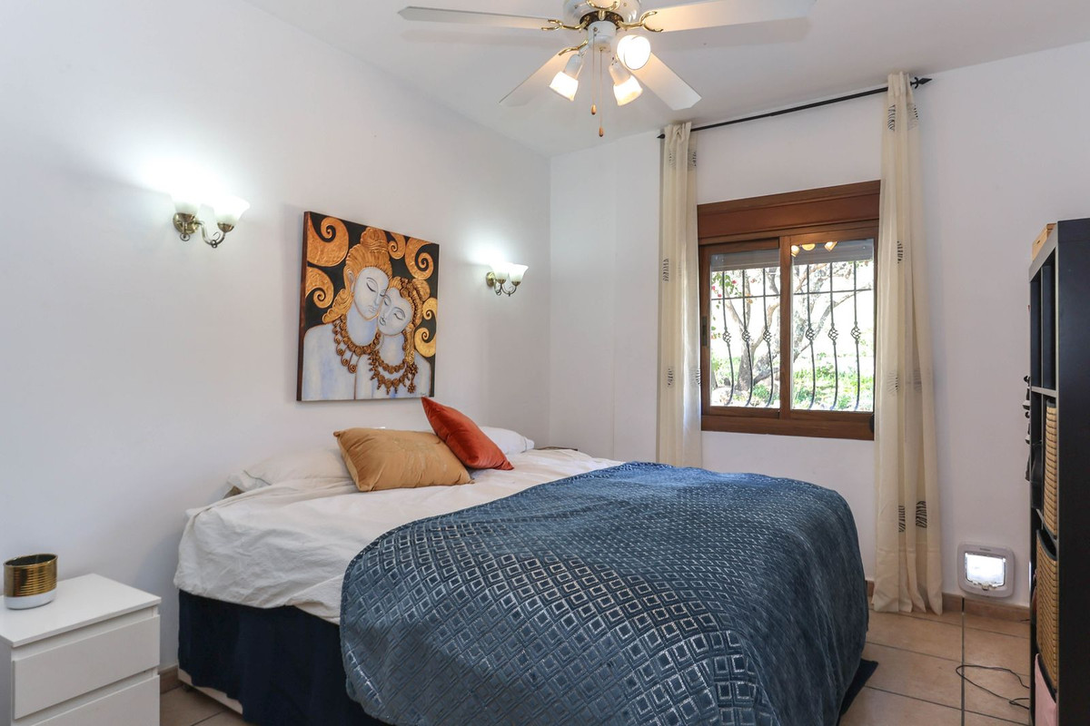 4 Bed Townhouse for sale in Alozaina Costa Del Sol, Málaga, Spain