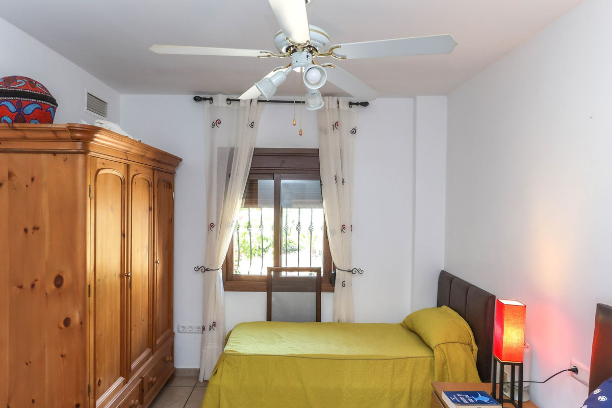 4 Bed Townhouse for sale in Alozaina Costa Del Sol, Málaga, Spain