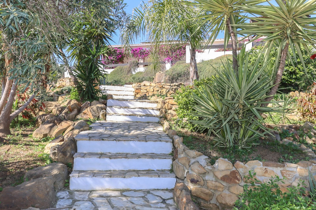 4 Bed Townhouse for sale in Alozaina Costa Del Sol, Málaga, Spain