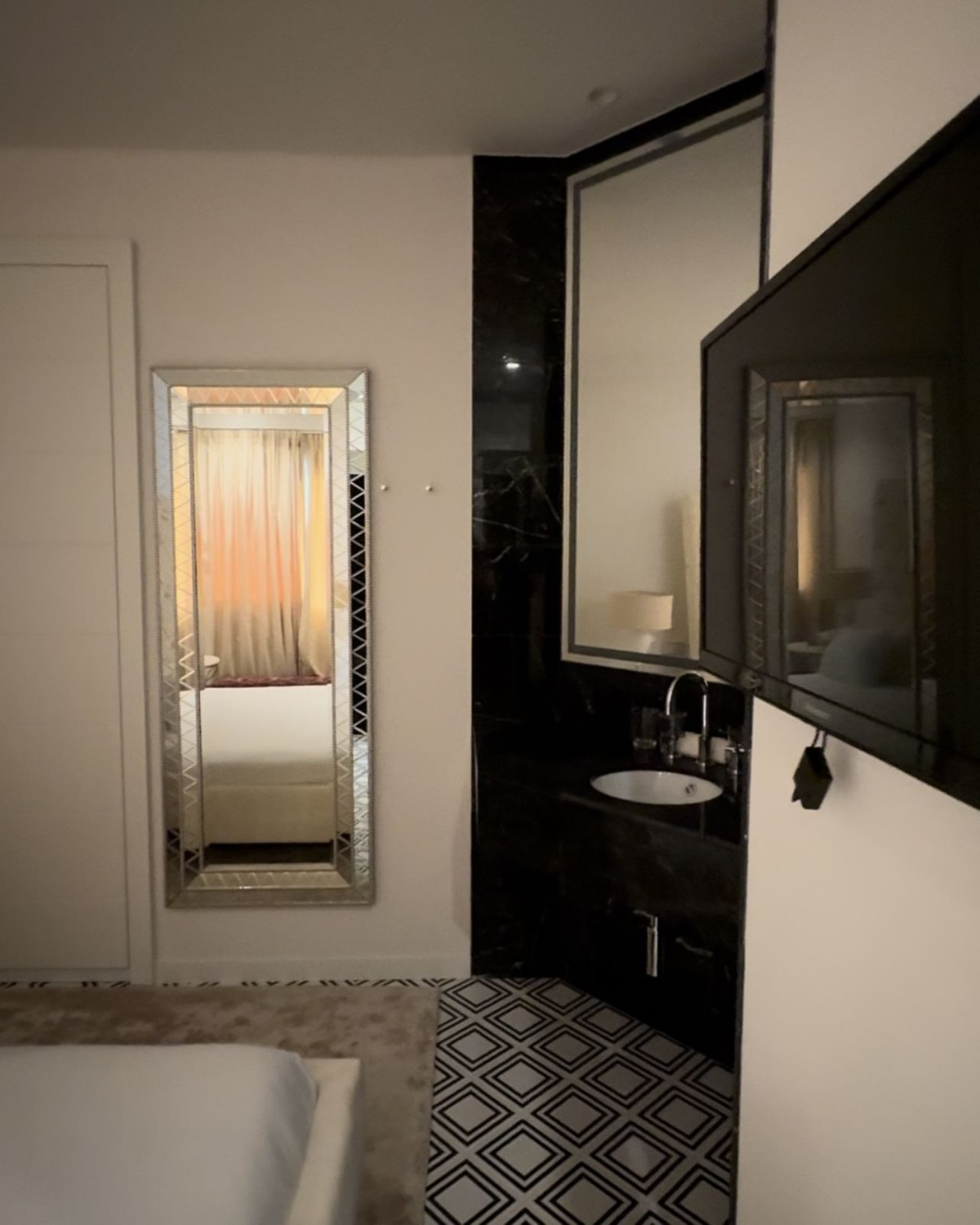 5 Bed Townhouse for sale in Marbella Costa Del Sol, Málaga, Spain