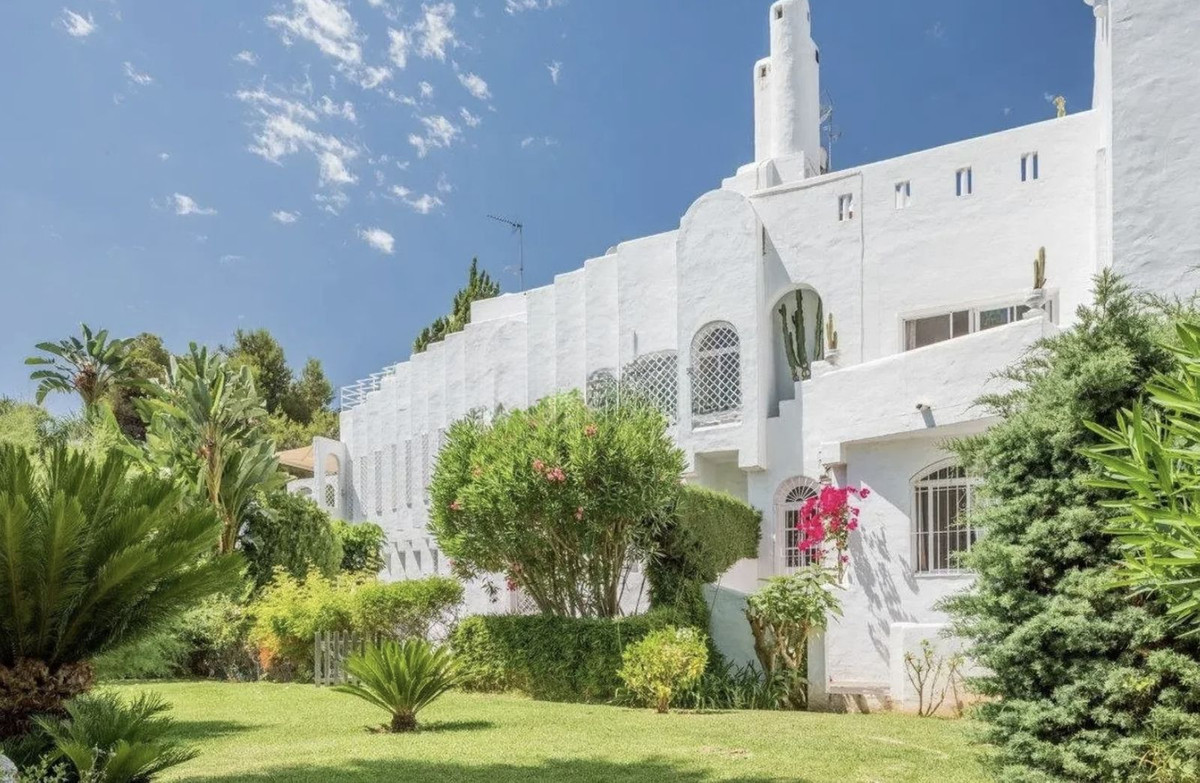 5 Bed Townhouse for sale in Marbella Costa Del Sol, Málaga, Spain