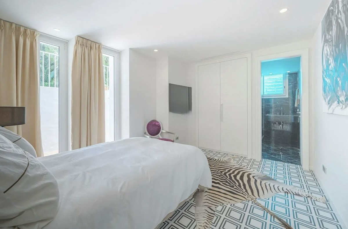 5 Bed Townhouse for sale in Marbella Costa Del Sol, Málaga, Spain