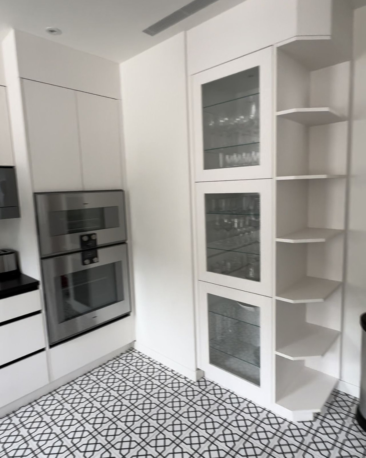 5 Bed Townhouse for sale in Marbella Costa Del Sol, Málaga, Spain