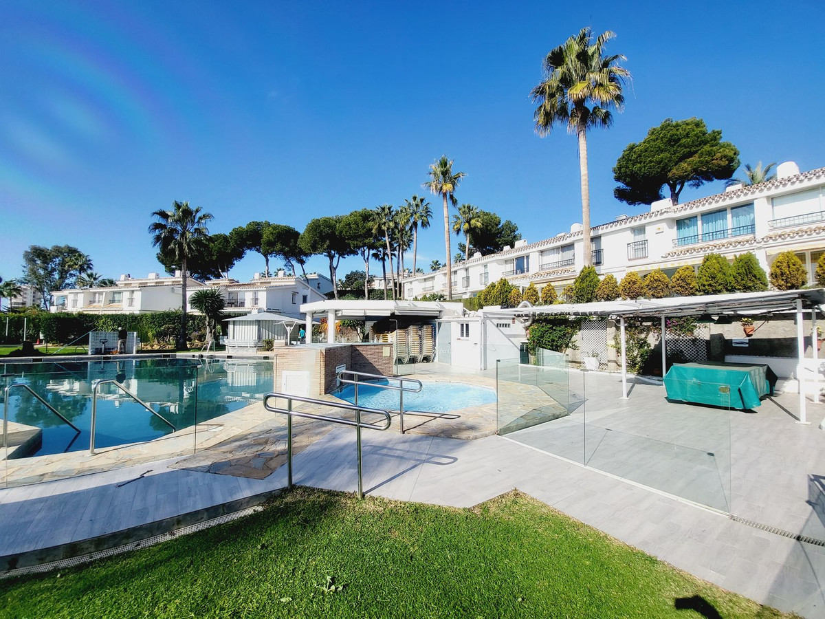 3 Bed Townhouse for sale in Miraflores Costa Del Sol, Málaga, Spain
