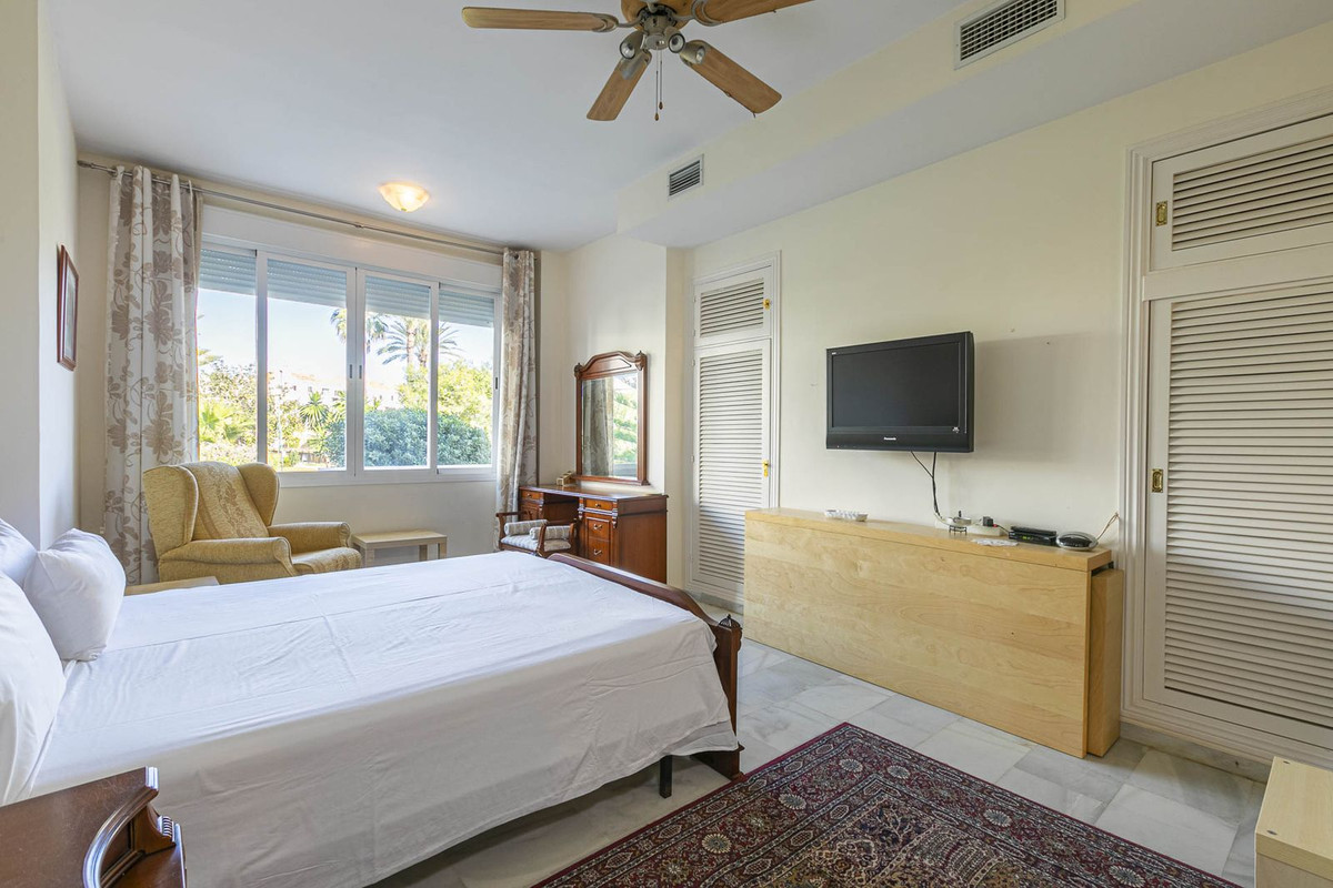 3 Bed Apartment for sale in Nueva Andalucía Costa Del Sol, Málaga, Spain