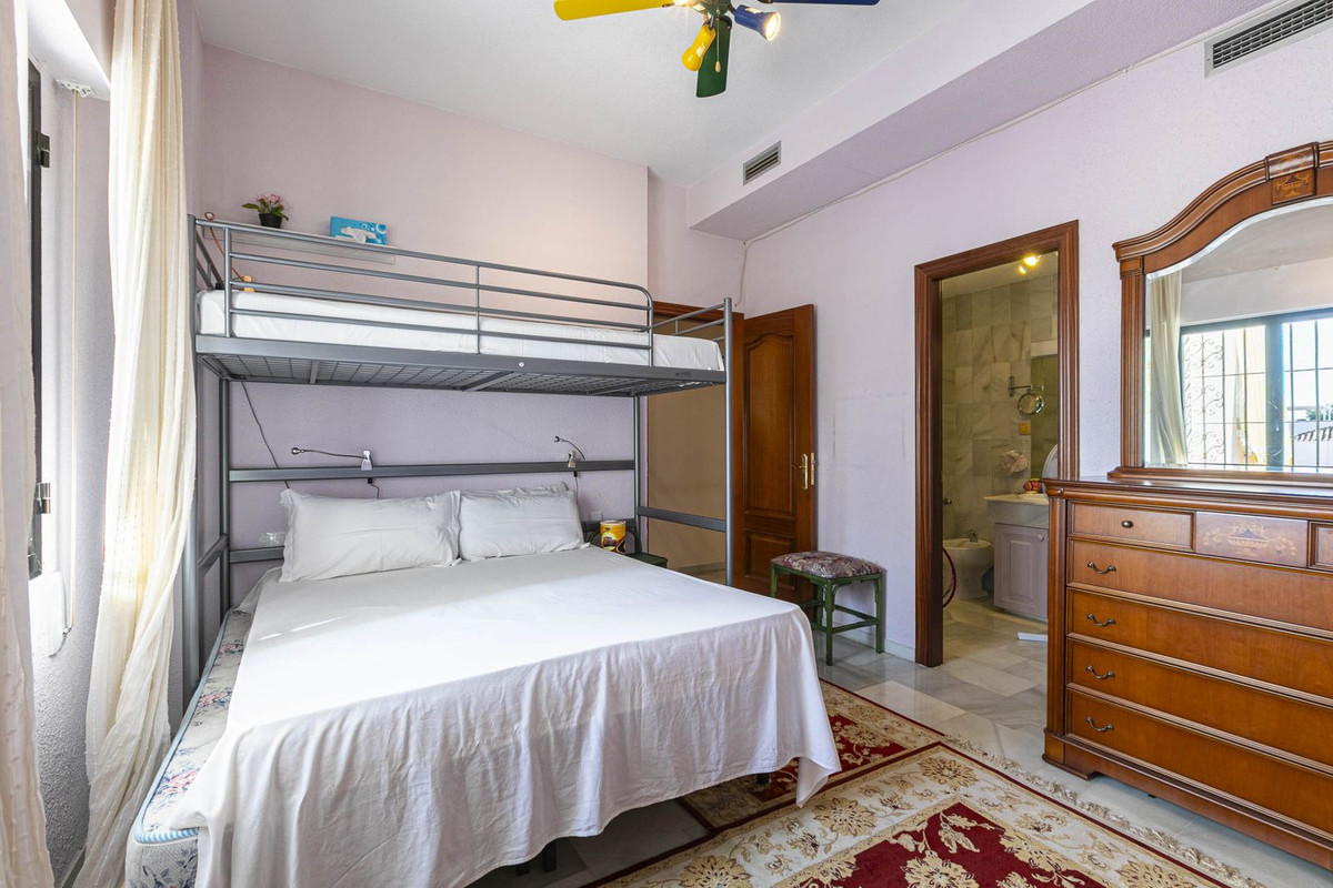 3 Bed Apartment for sale in Nueva Andalucía Costa Del Sol, Málaga, Spain