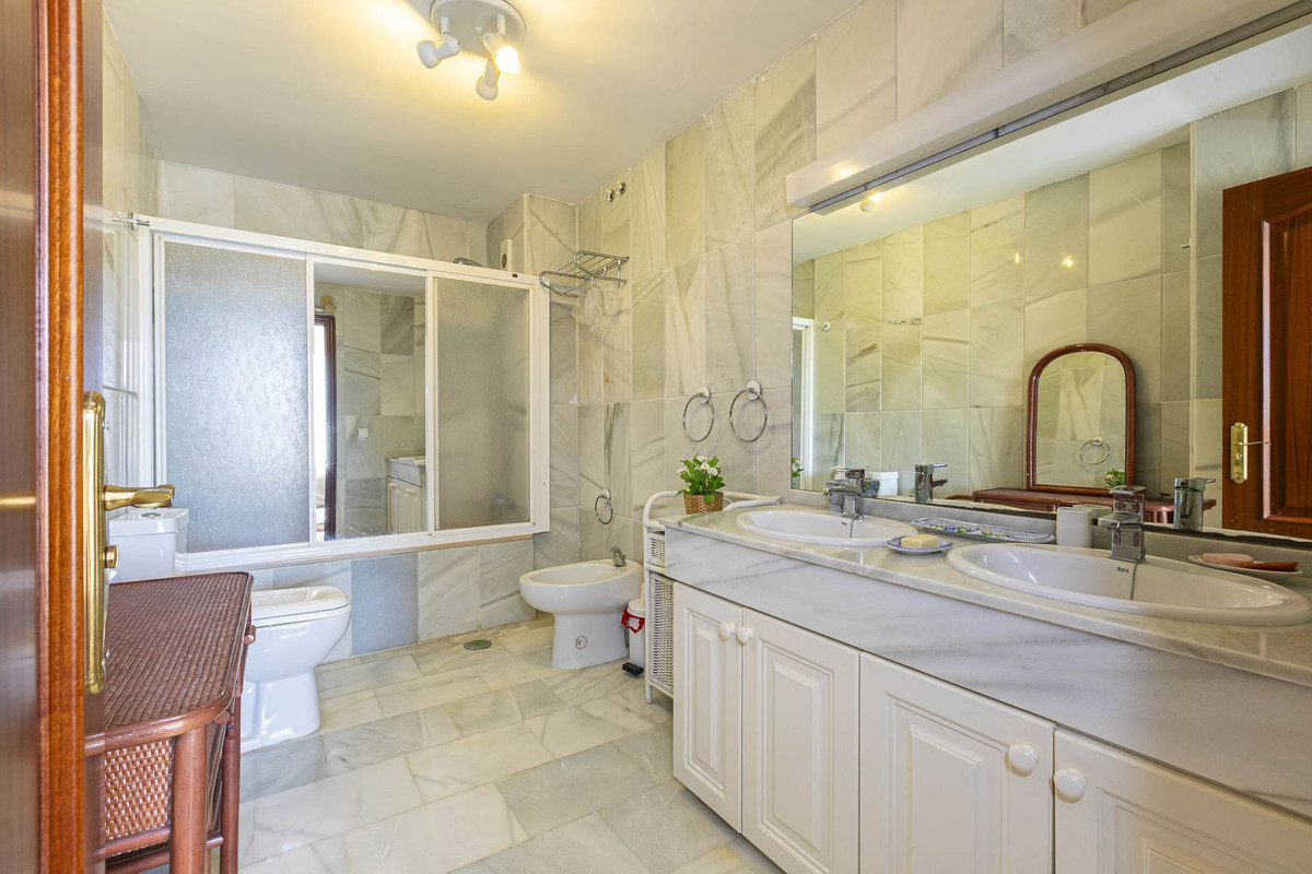 3 Bed Apartment for sale in Nueva Andalucía Costa Del Sol, Málaga, Spain