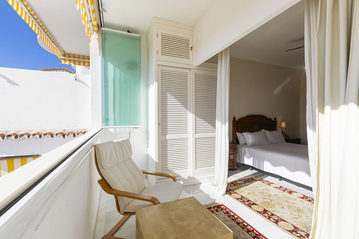 3 Bed Apartment for sale in Nueva Andalucía Costa Del Sol, Málaga, Spain