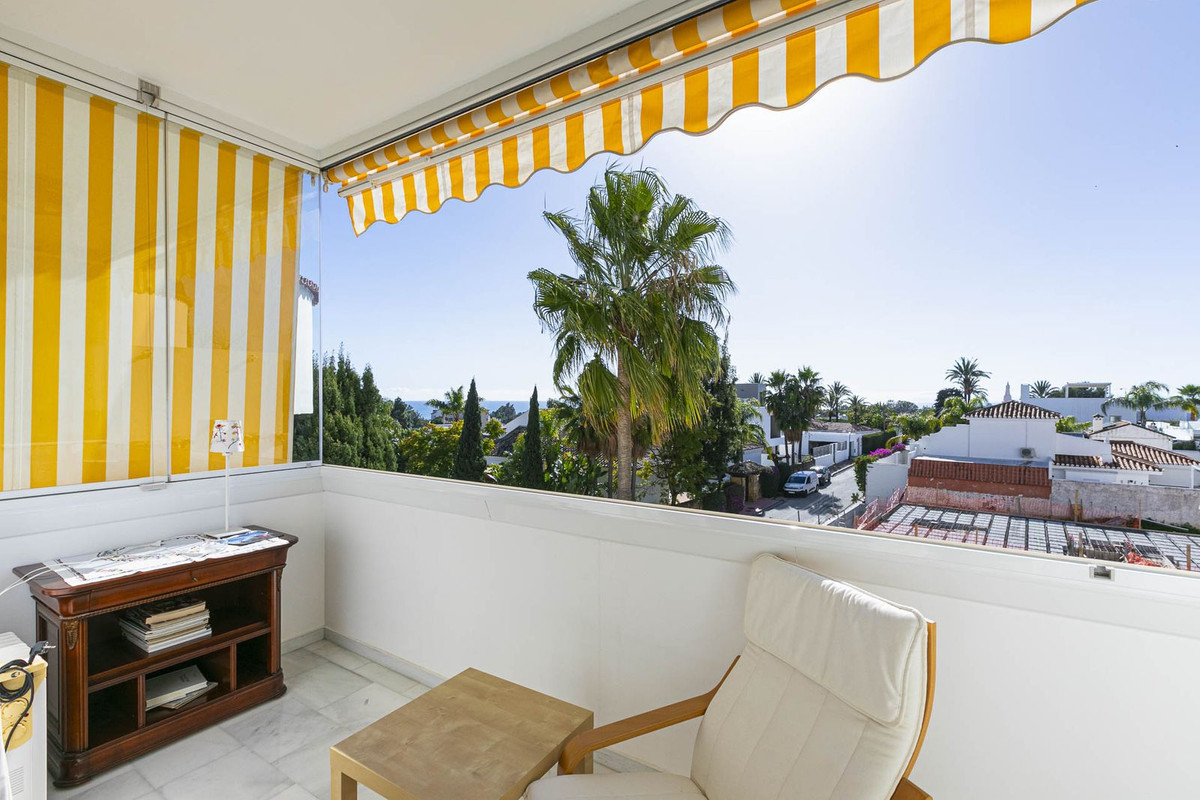 3 Bed Apartment for sale in Nueva Andalucía Costa Del Sol, Málaga, Spain