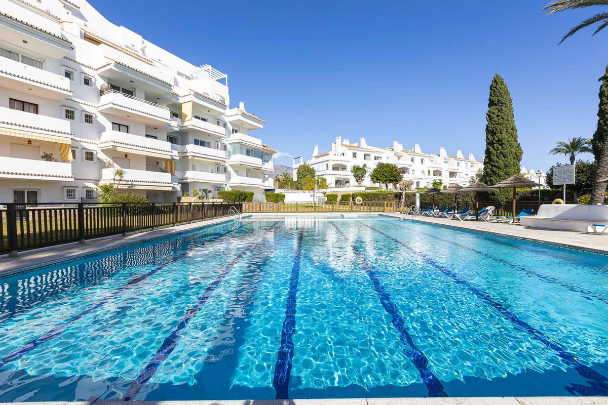 3 Bed Apartment for sale in Nueva Andalucía Costa Del Sol, Málaga, Spain