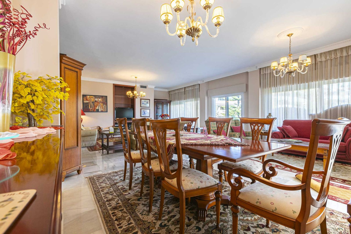 3 Bed Apartment for sale in Nueva Andalucía Costa Del Sol, Málaga, Spain