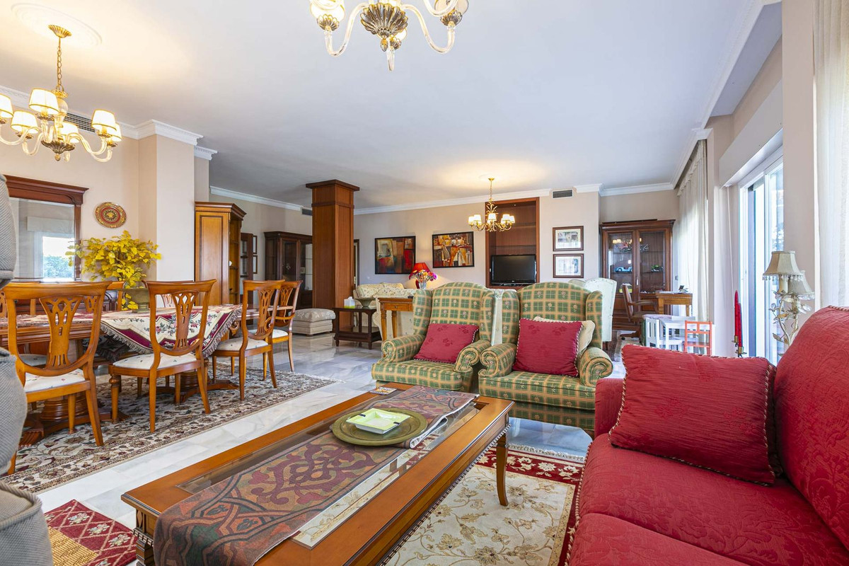 3 Bed Apartment for sale in Nueva Andalucía Costa Del Sol, Málaga, Spain