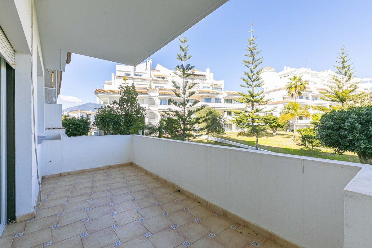 3 Bed Apartment for sale in Nueva Andalucía Costa Del Sol, Málaga, Spain