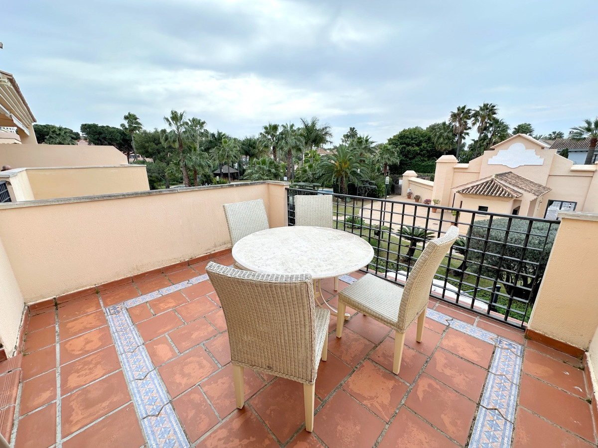 2 Bed Apartment for sale in Puerto Banús Costa Del Sol, Málaga, Spain