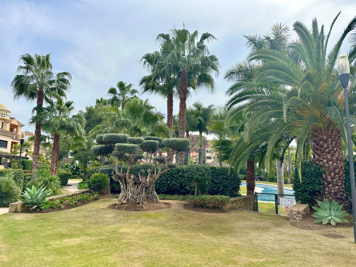 2 Bed Apartment for sale in Puerto Banús Costa Del Sol, Málaga, Spain