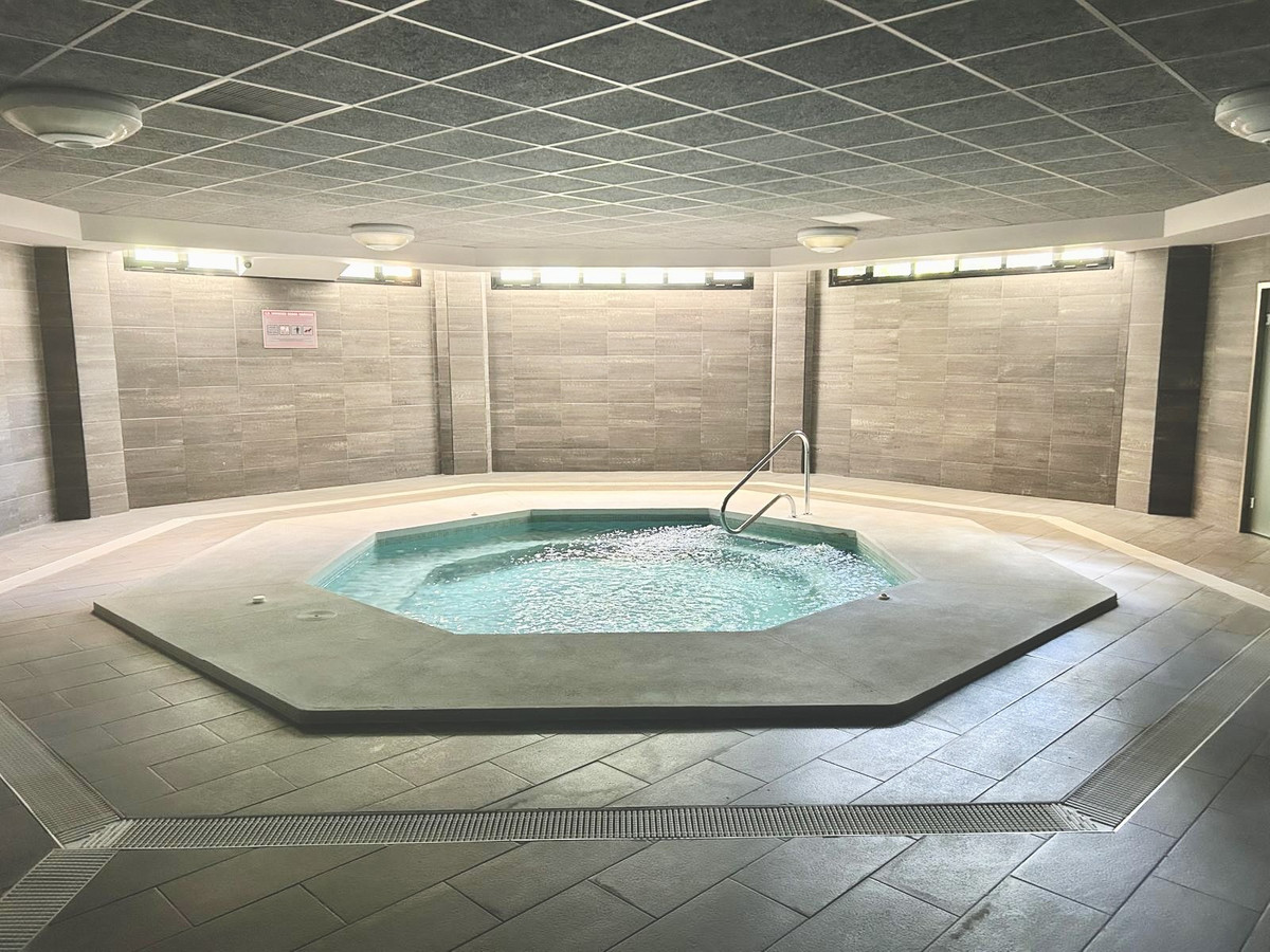 2 Bed Apartment for sale in Puerto Banús Costa Del Sol, Málaga, Spain