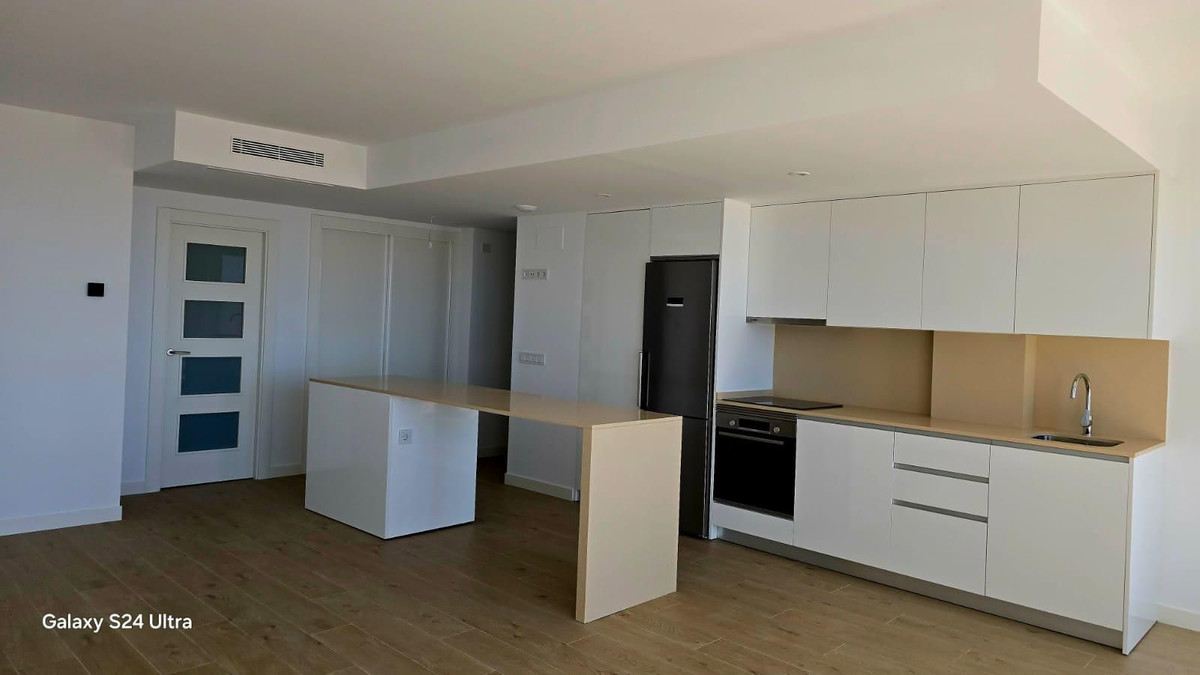 Se vende Apartamento Planta Media de 3 dormitorios en Costa Del Sol, Málaga, España