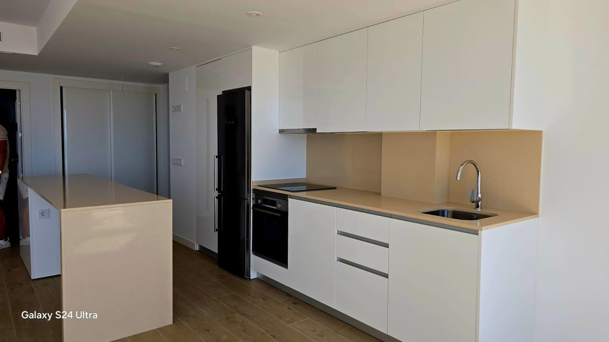 Se vende Apartamento Planta Media de 3 dormitorios en Costa Del Sol, Málaga, España