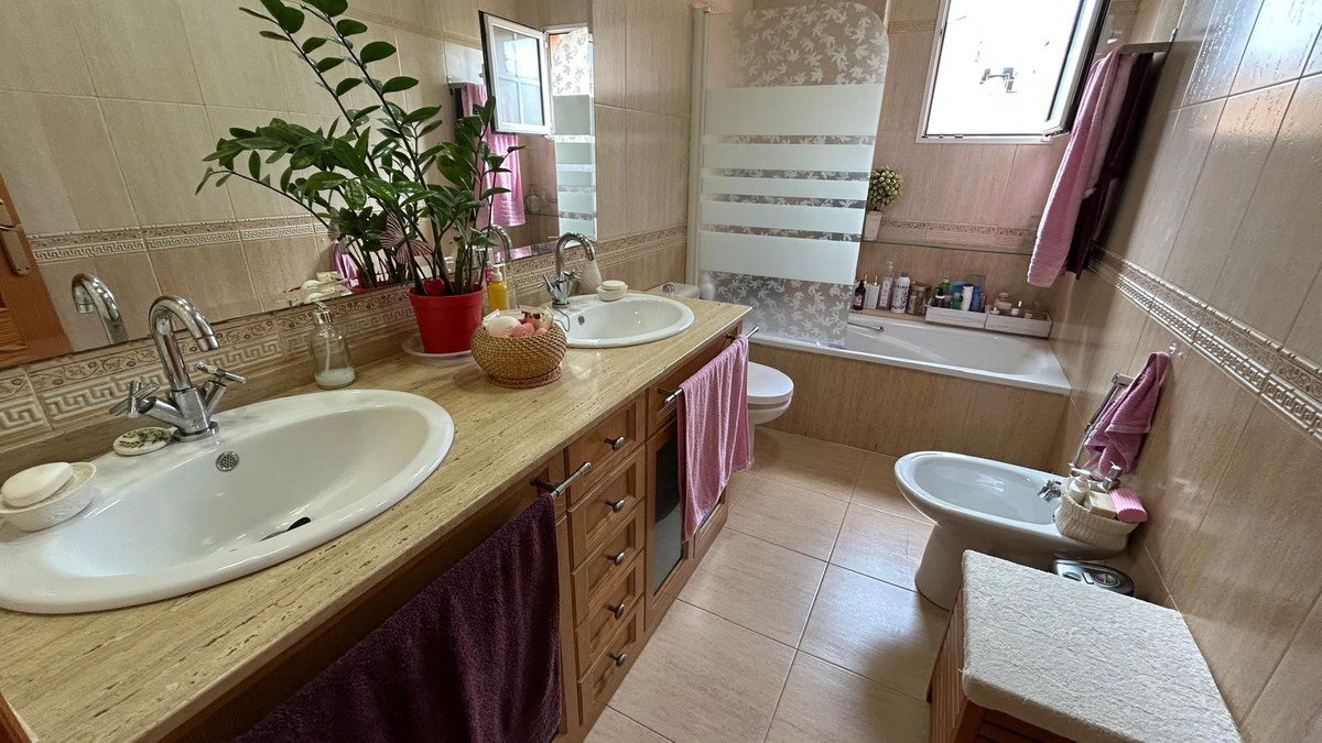 Se vende Pareada de 3 dormitorios en Costa Blanca, Alicante, España