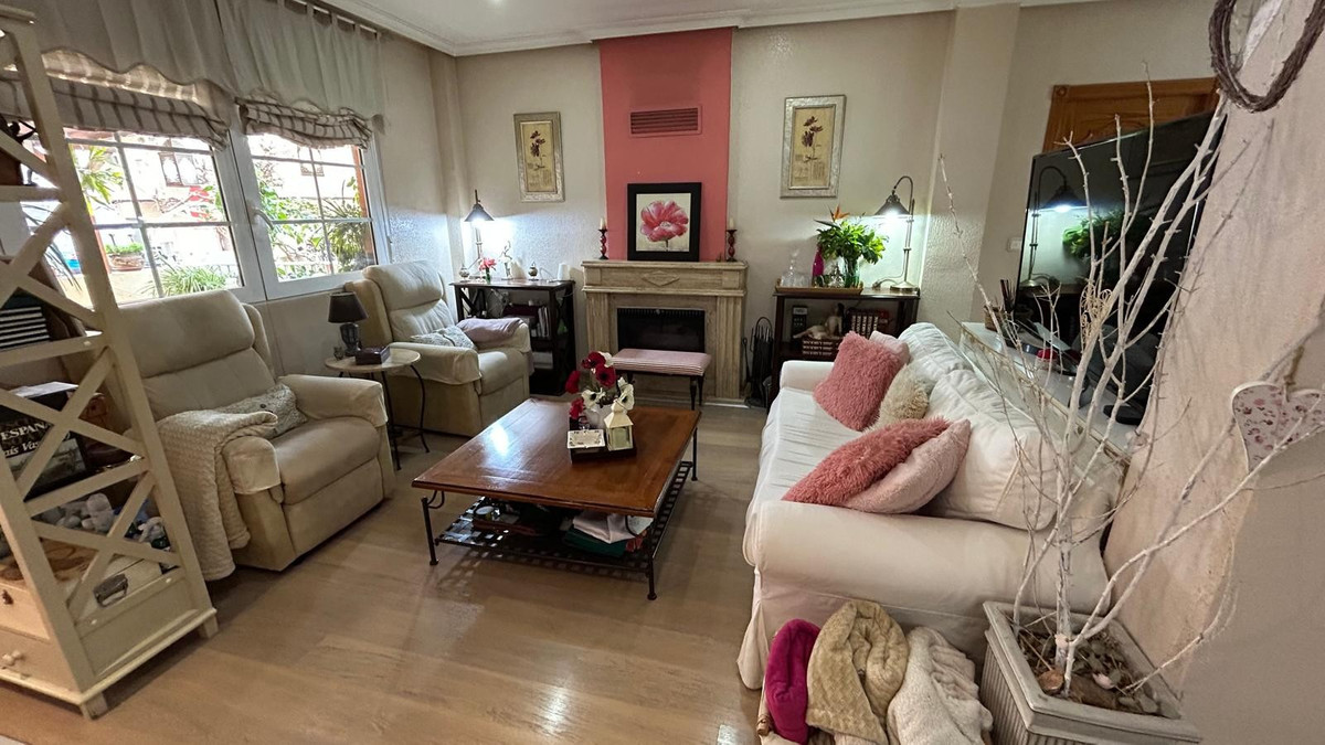 Se vende Pareada de 3 dormitorios en Costa Blanca, Alicante, España