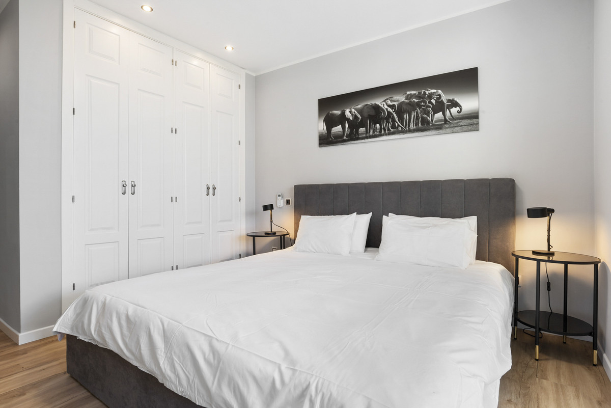 3 Bed Apartment for sale in Nueva Andalucía Costa Del Sol, Málaga, Spain