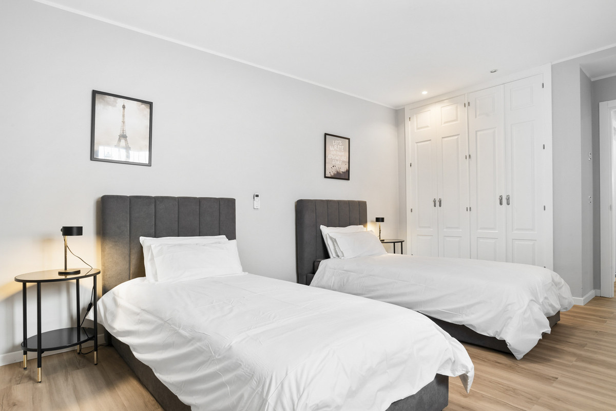 3 Bed Apartment for sale in Nueva Andalucía Costa Del Sol, Málaga, Spain