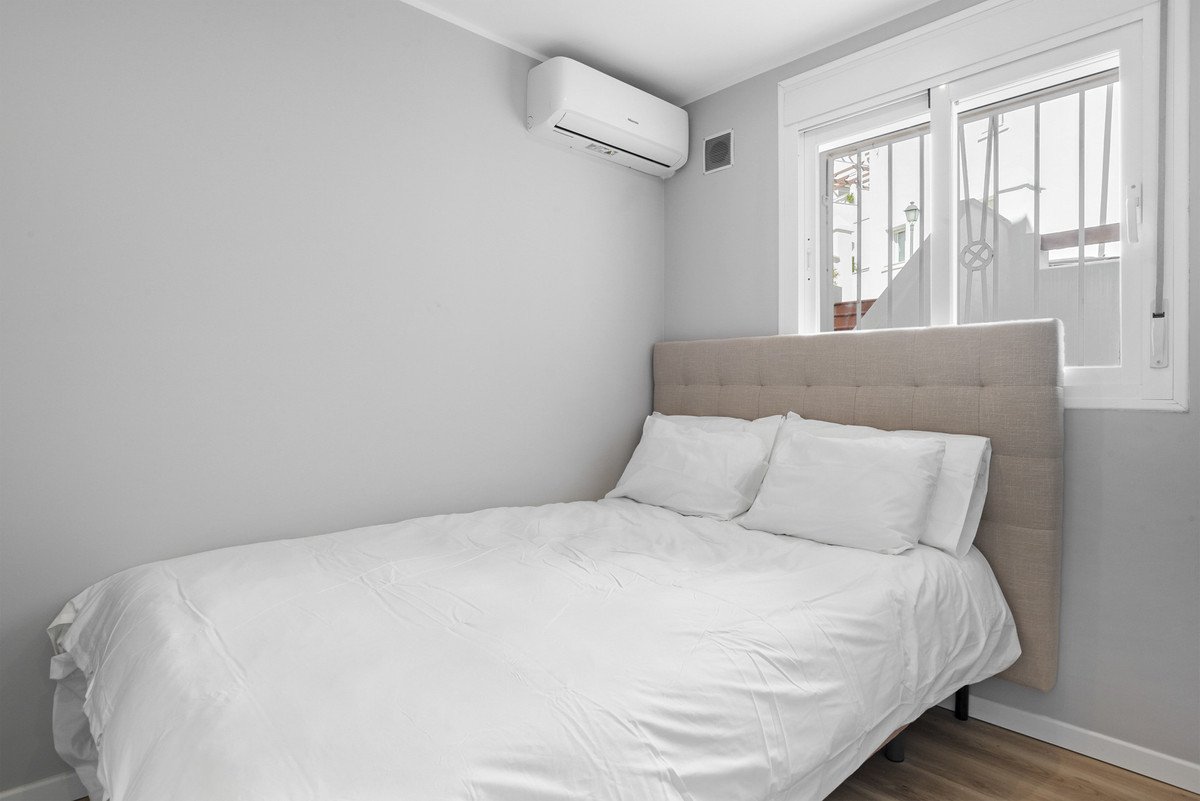 3 Bed Apartment for sale in Nueva Andalucía Costa Del Sol, Málaga, Spain