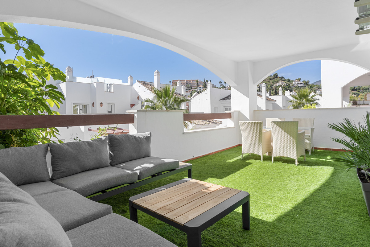 3 Bed Apartment for sale in Nueva Andalucía Costa Del Sol, Málaga, Spain