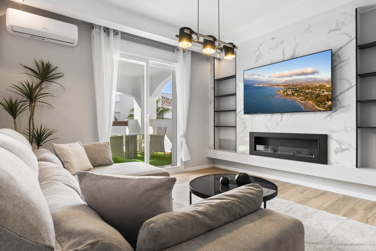 3 Bed Apartment for sale in Nueva Andalucía Costa Del Sol, Málaga, Spain