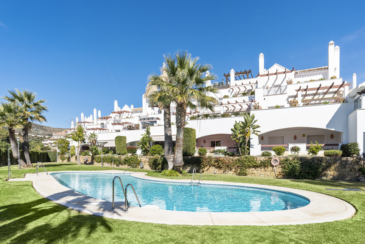 3 Bed Apartment for sale in Nueva Andalucía Costa Del Sol, Málaga, Spain