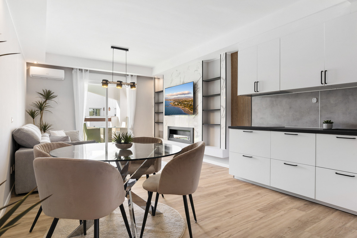 3 Bed Apartment for sale in Nueva Andalucía Costa Del Sol, Málaga, Spain