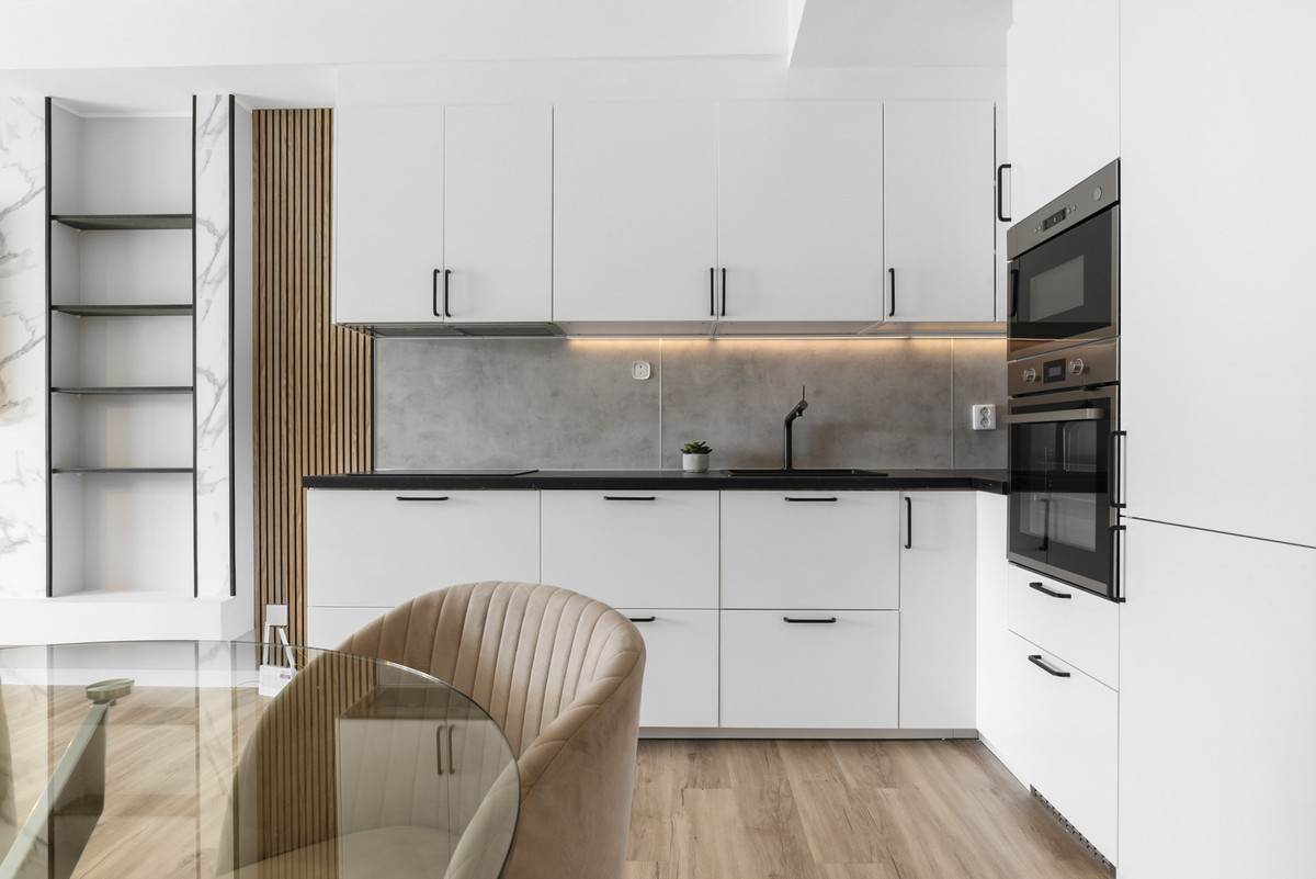 3 Bed Apartment for sale in Nueva Andalucía Costa Del Sol, Málaga, Spain
