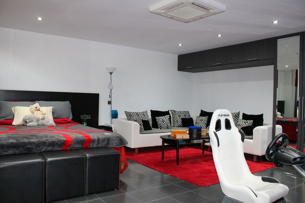 4 Bed Townhouse for sale in Nerja Costa Del Sol East, Málaga, Spain