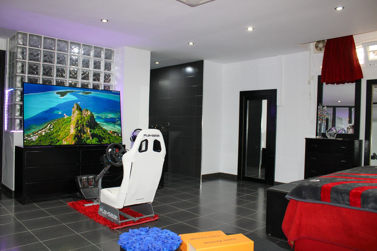 4 Bed Townhouse for sale in Nerja Costa Del Sol East, Málaga, Spain