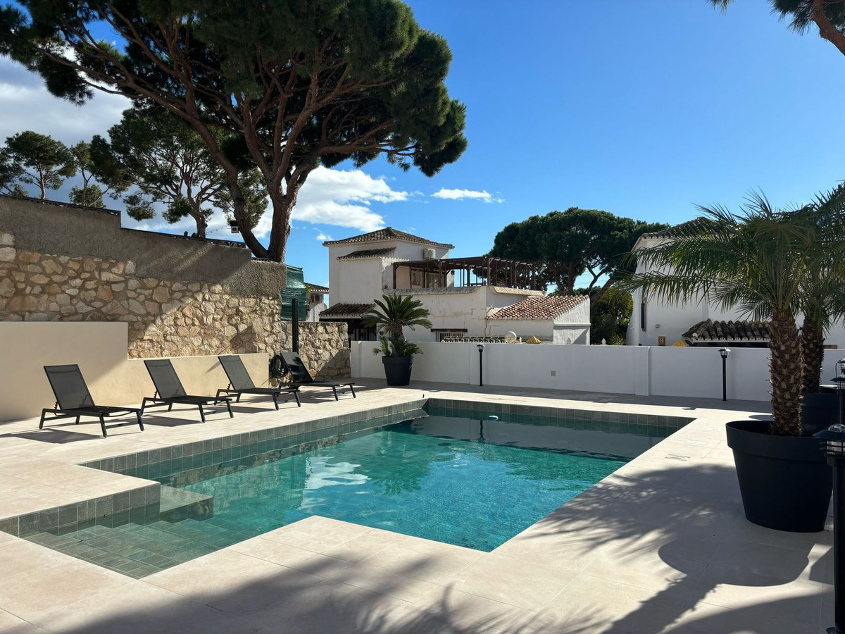 4 Bed Townhouse for sale in Calahonda Costa Del Sol, Málaga, Spain