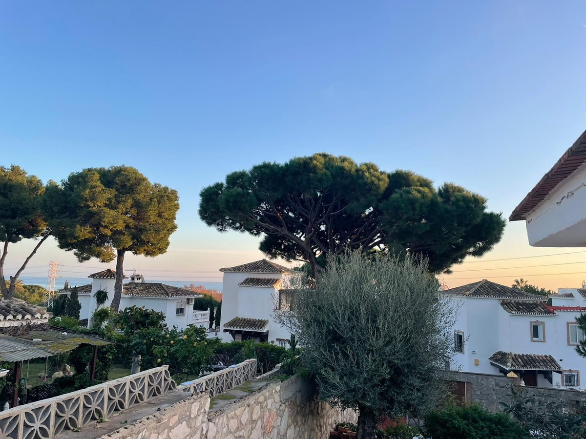 4 Bed Townhouse for sale in Calahonda Costa Del Sol, Málaga, Spain
