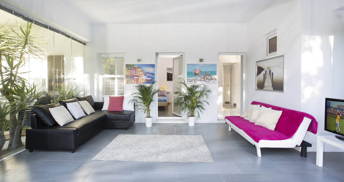 8 Bed Townhouse for sale in Elviria Costa Del Sol, Málaga, Spain