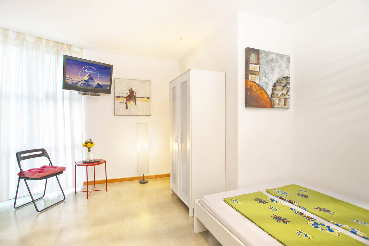 8 Bed Townhouse for sale in Elviria Costa Del Sol, Málaga, Spain